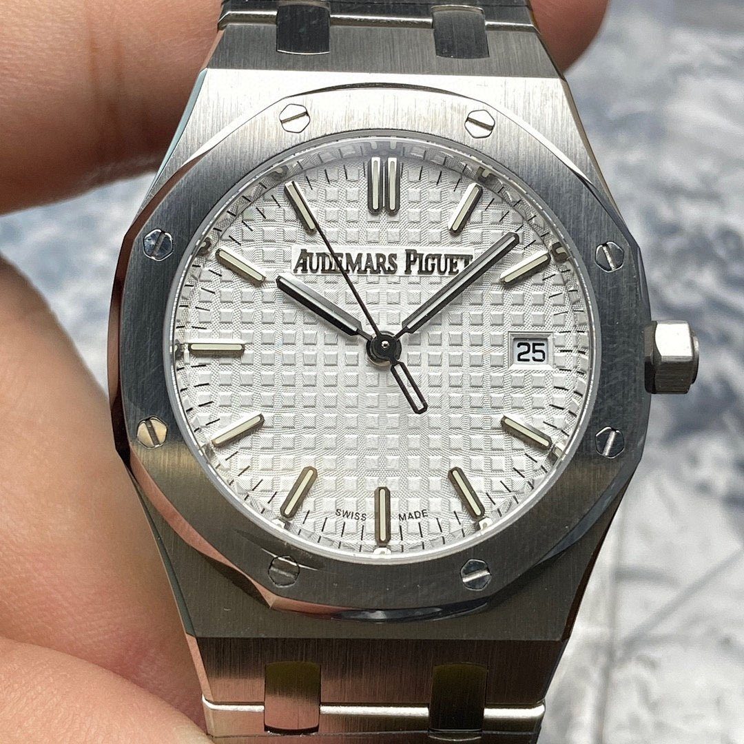 Watch0132