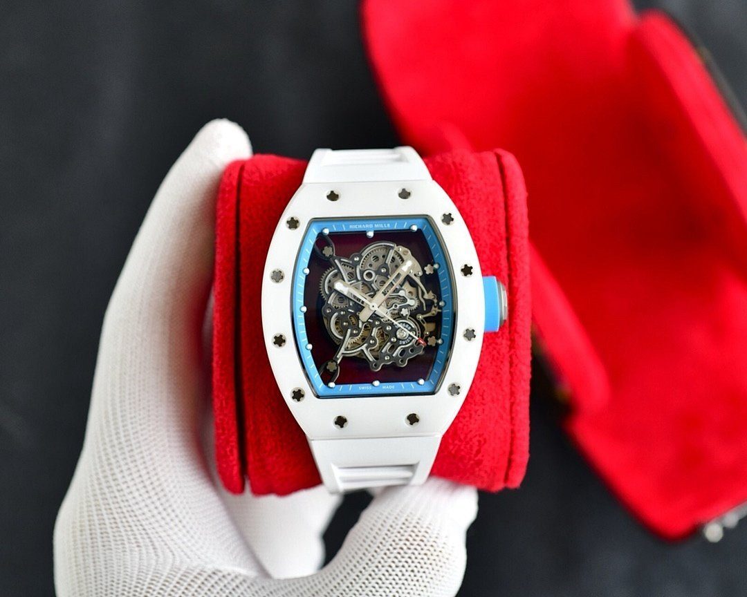 Watch0236