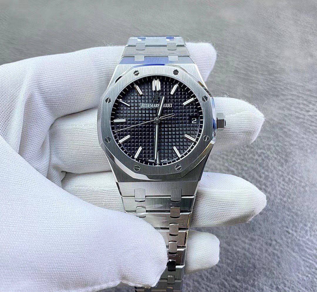 Watch0358