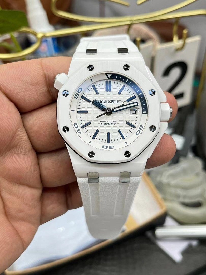 Watch0364