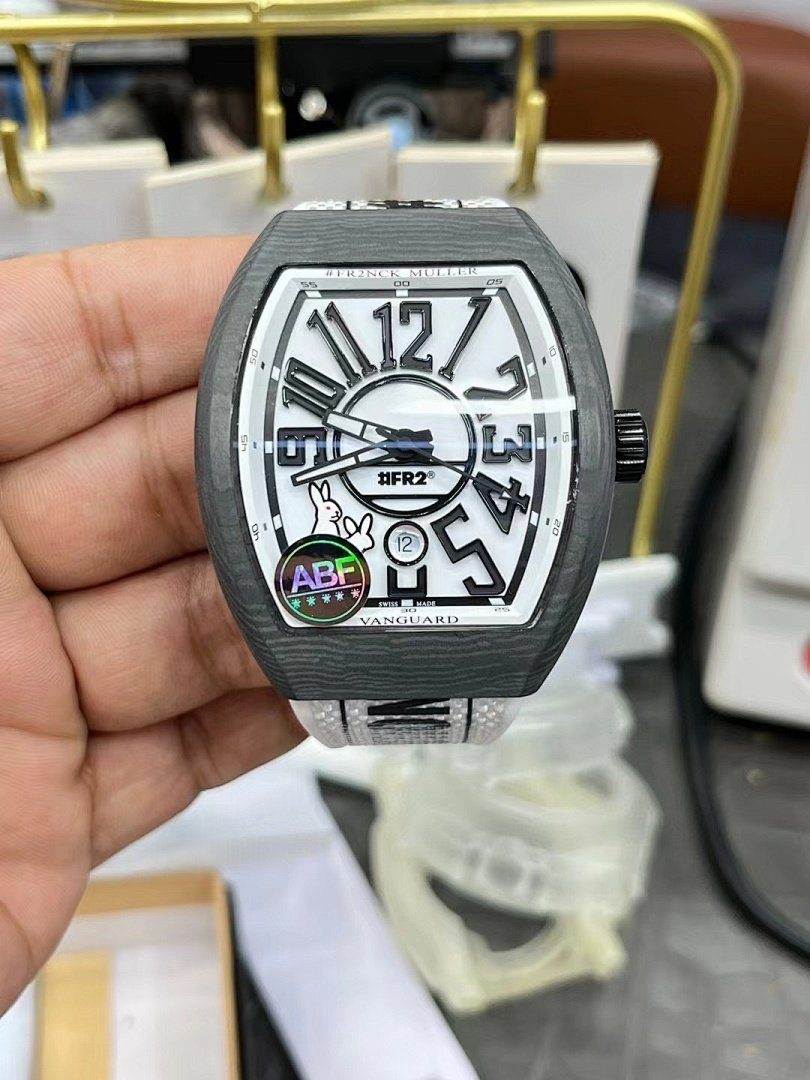 Watch0373