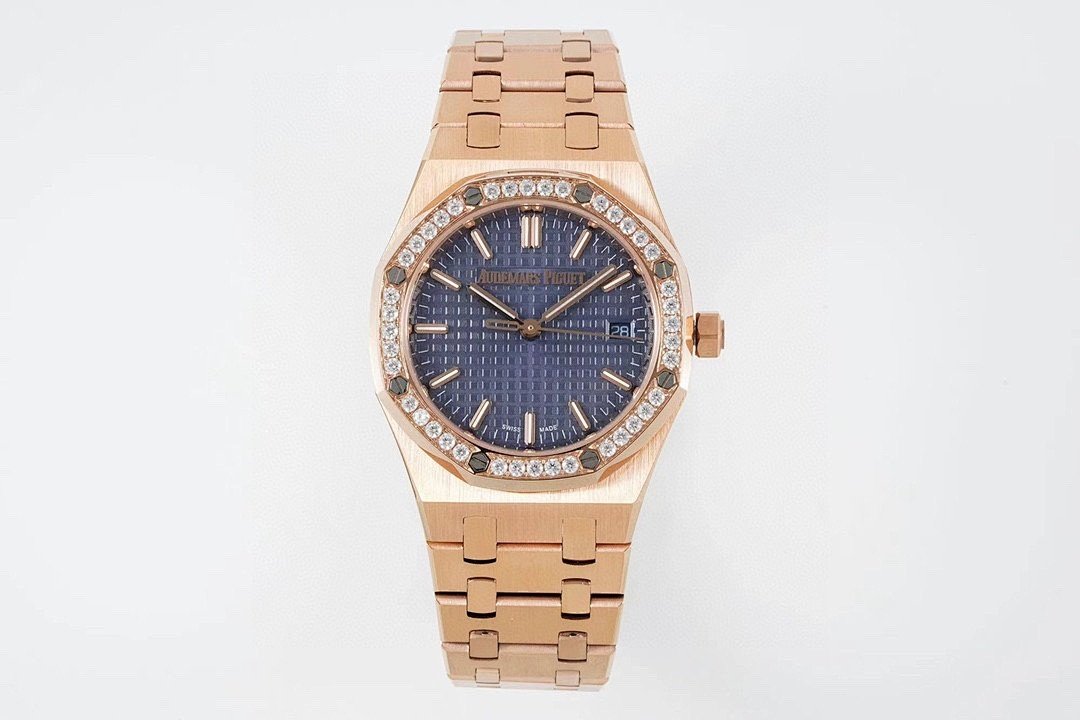 Watch0377