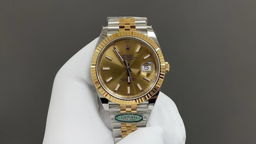 Watch0440