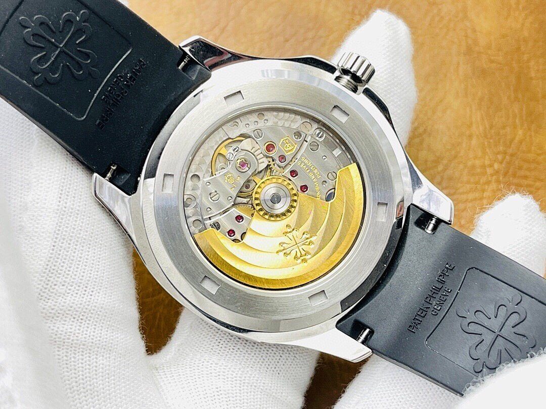 Watch0479