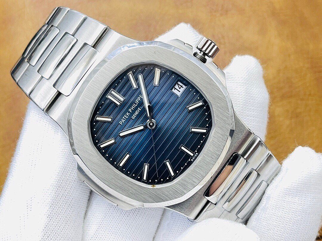 Watch0482