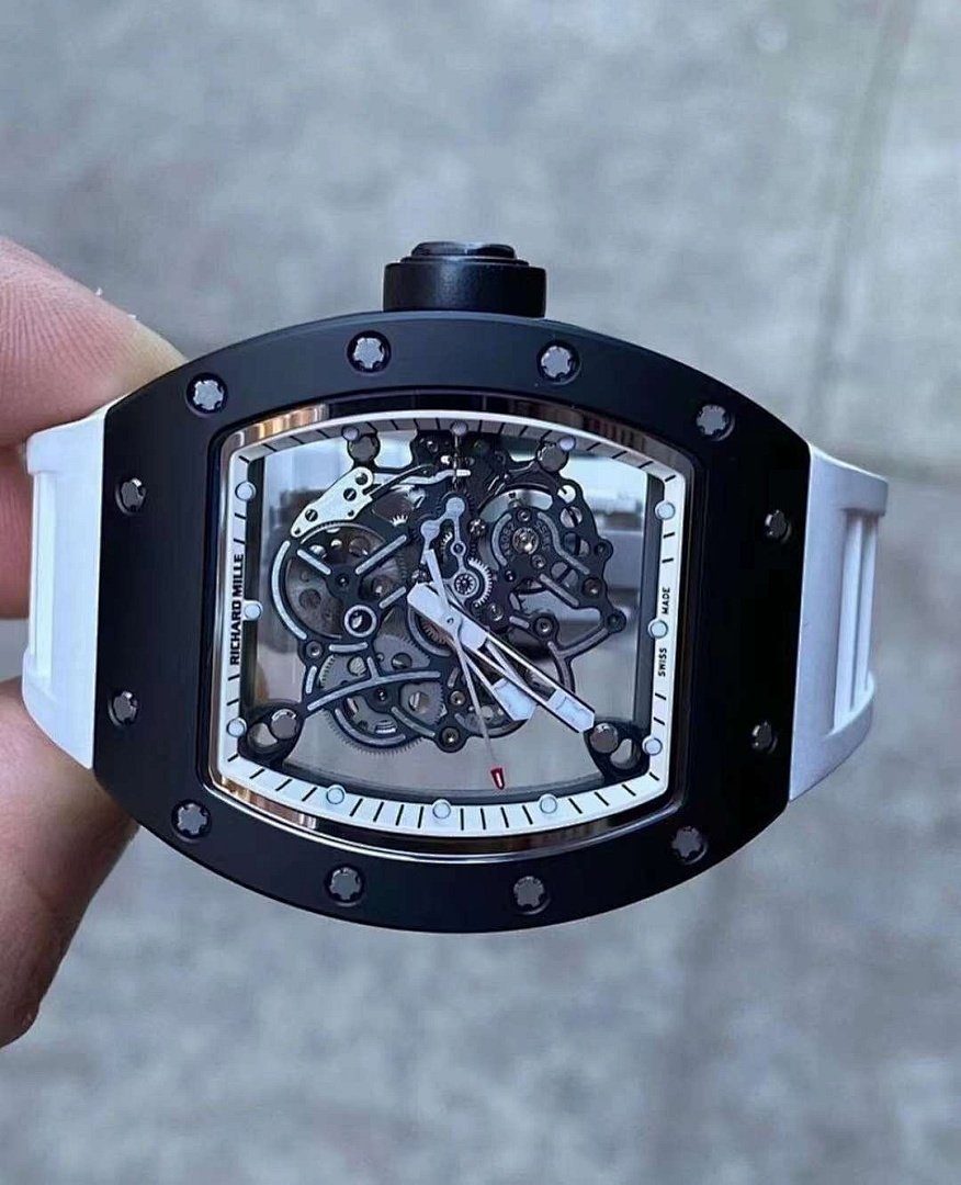 Watch0486
