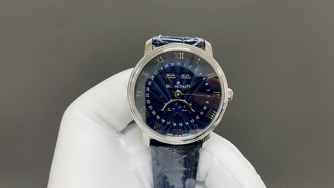 Watch0583